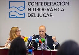 El presidente de la CHJ, Miguel Polo, ante los medios de comunicación.