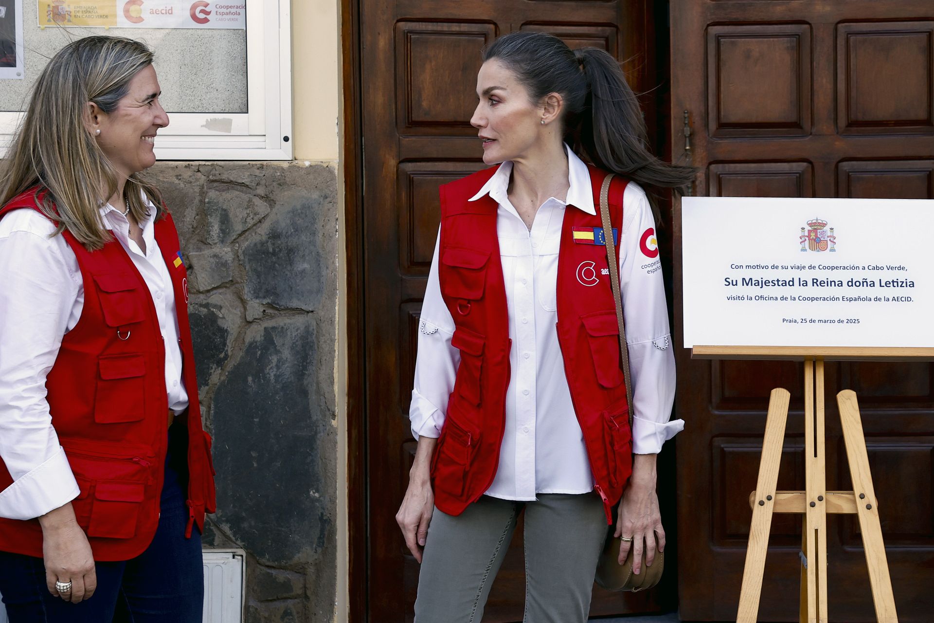 La reina Letizia visita Cabo Verde en su décimo viaje de cooperación