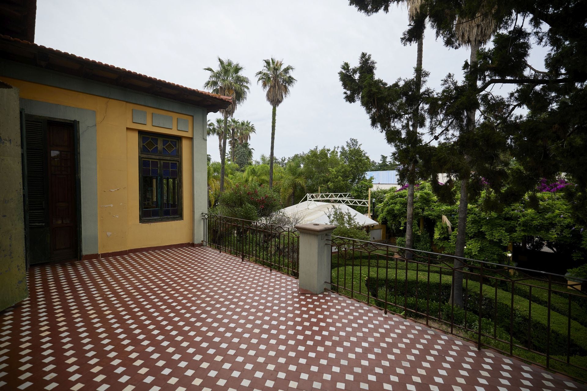 FOTOS | Así es por dentro Villa Amparo, el chalet okupado en Rocafort