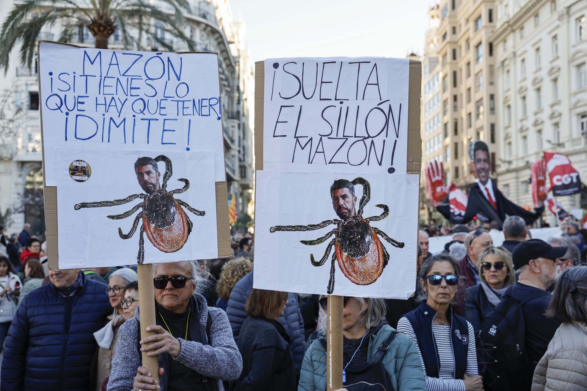 FOTOS | Sexta manifestación en Valencia contra la gestión política de la dana