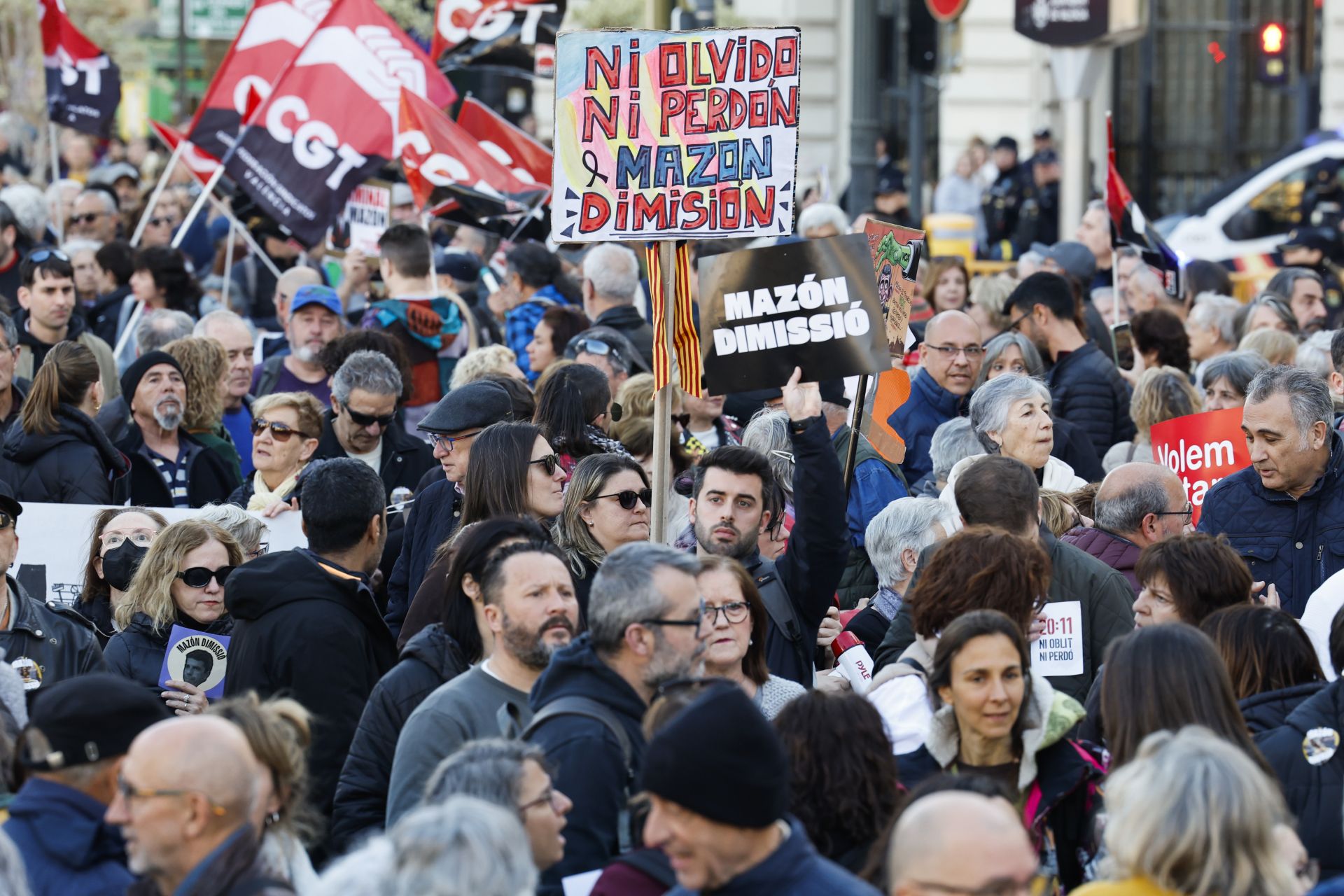 FOTOS | Sexta manifestación en Valencia contra la gestión política de la dana
