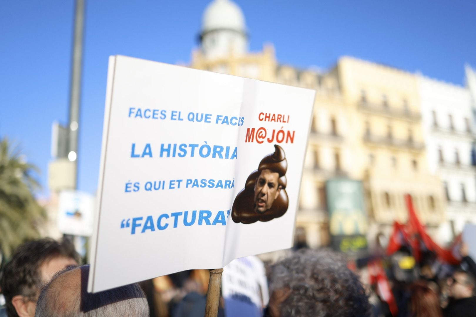 FOTOS | Sexta manifestación en Valencia contra la gestión política de la dana