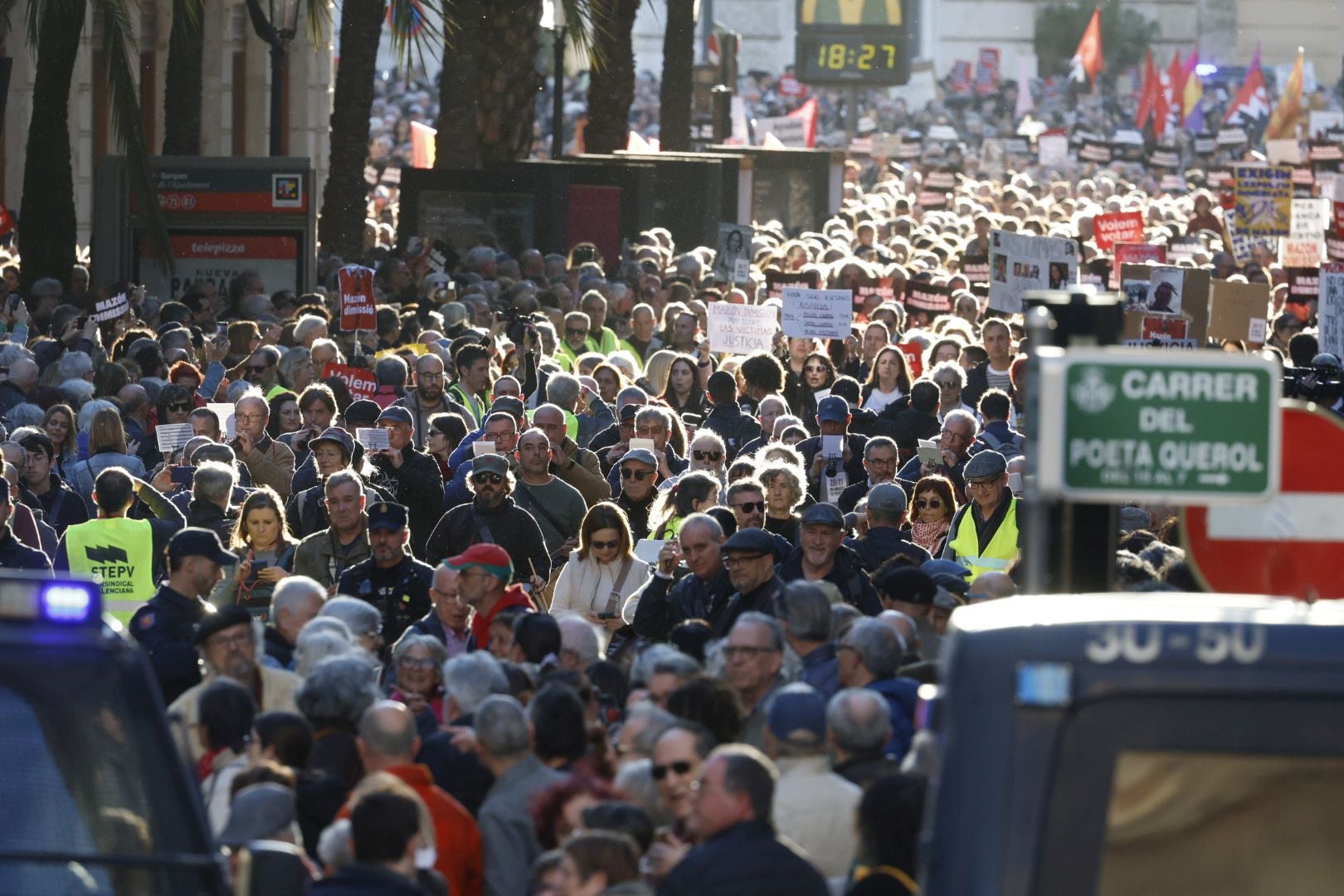 FOTOS | Sexta manifestación en Valencia contra la gestión política de la dana