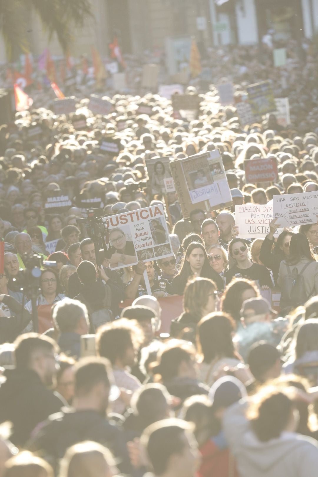 FOTOS | Sexta manifestación en Valencia contra la gestión política de la dana