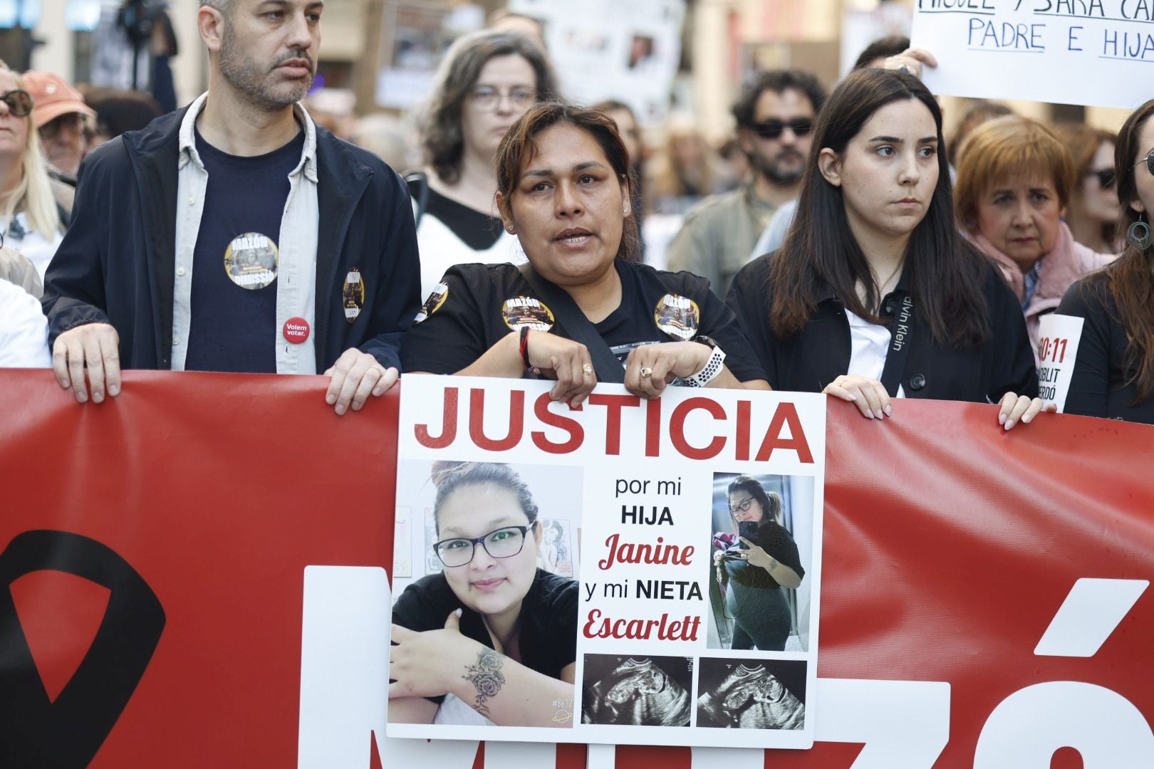 FOTOS | Sexta manifestación en Valencia contra la gestión política de la dana