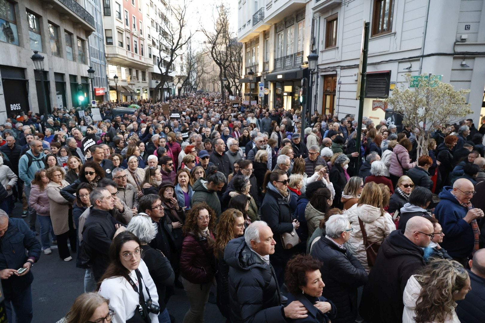 FOTOS | Sexta manifestación en Valencia contra la gestión política de la dana