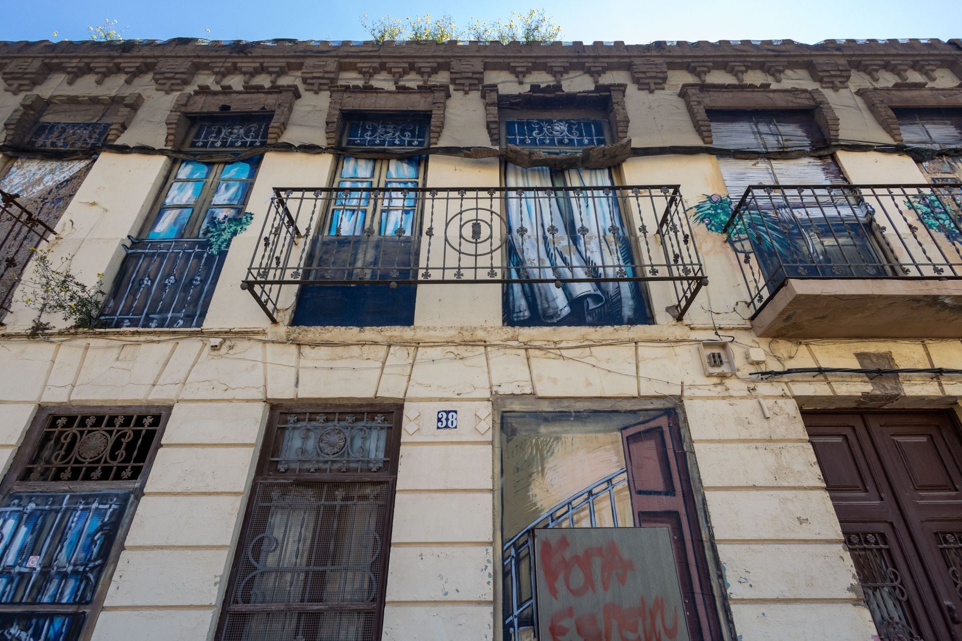 FOTOS | Subastas de viviendas en el Cabanyal de Valencia: de ruina a objeto de deseo