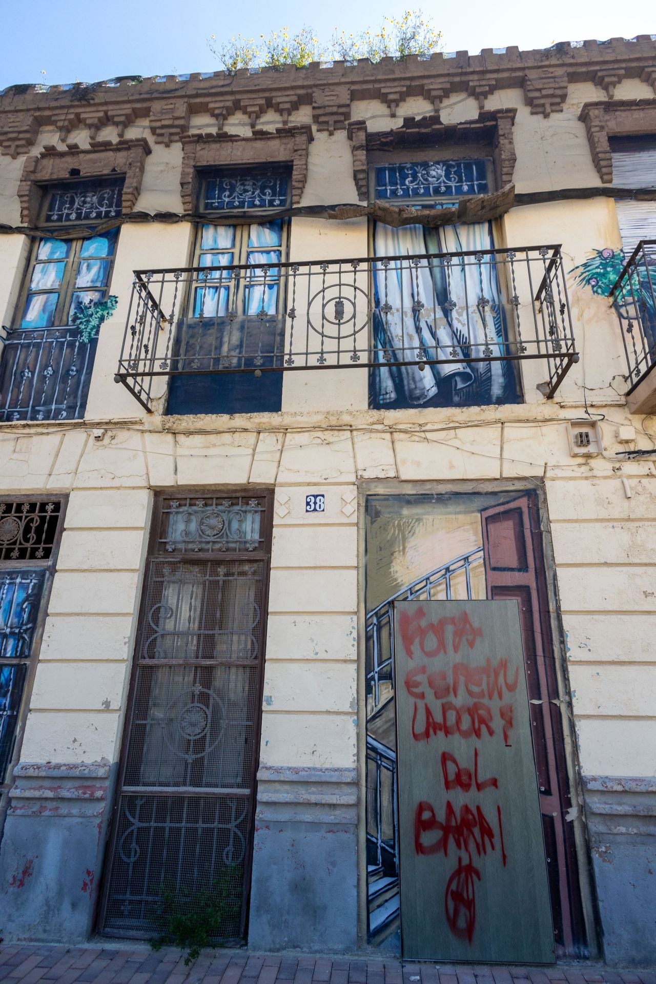FOTOS | Subastas de viviendas en el Cabanyal de Valencia: de ruina a objeto de deseo