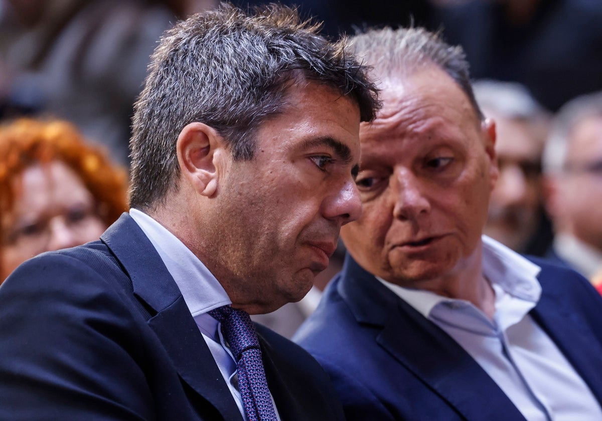 Mazón, junto al presidente de la CEV, Salva Navarro.