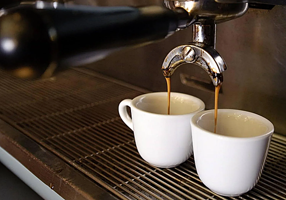 El aviso de un cardiólogo a los bebedores de café: «Los consumidores de hasta 5 tazas de café al día tienen menos riesgo de sufrir un evento cardiovascular»