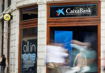 CaixaBank alerta a sus clientes de una estafa que suplanta su identidad: «Extrema la precaución»
