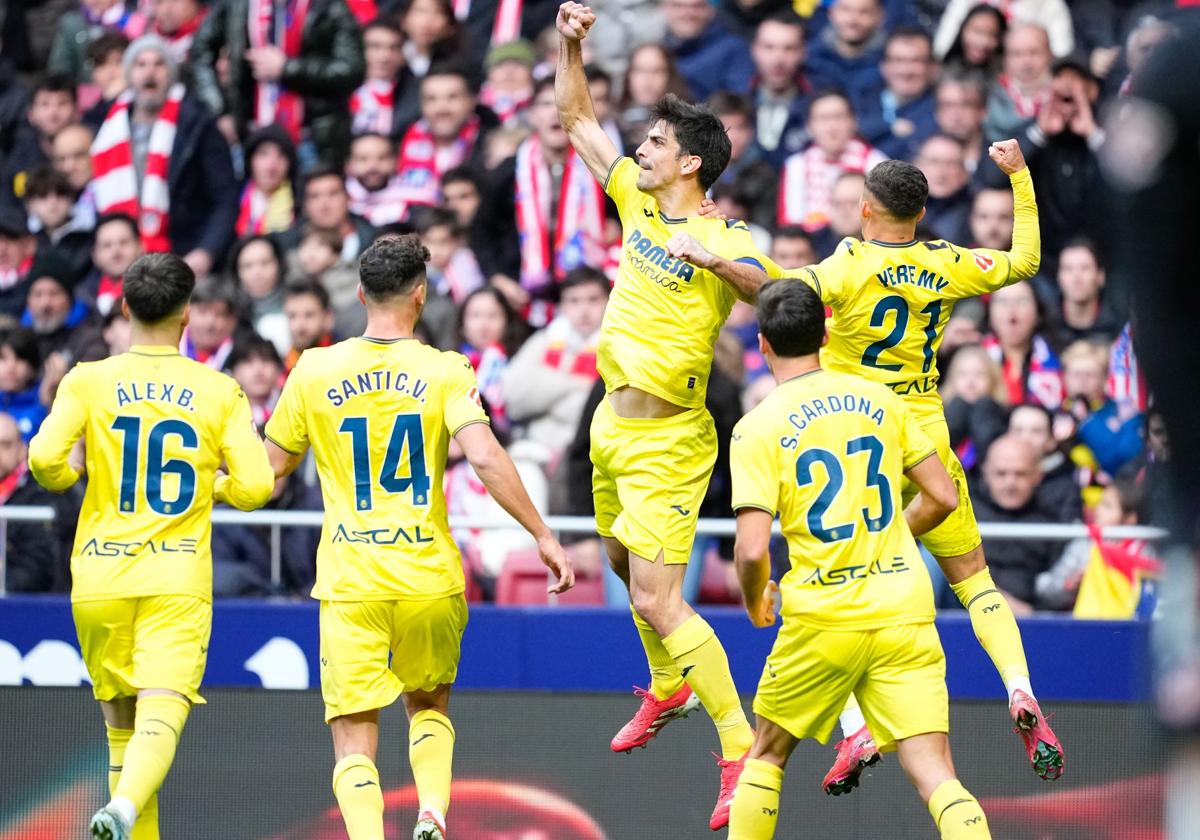 Cinco jugadores del Villarreal comen juntos en el restaurante de moda en Valencia