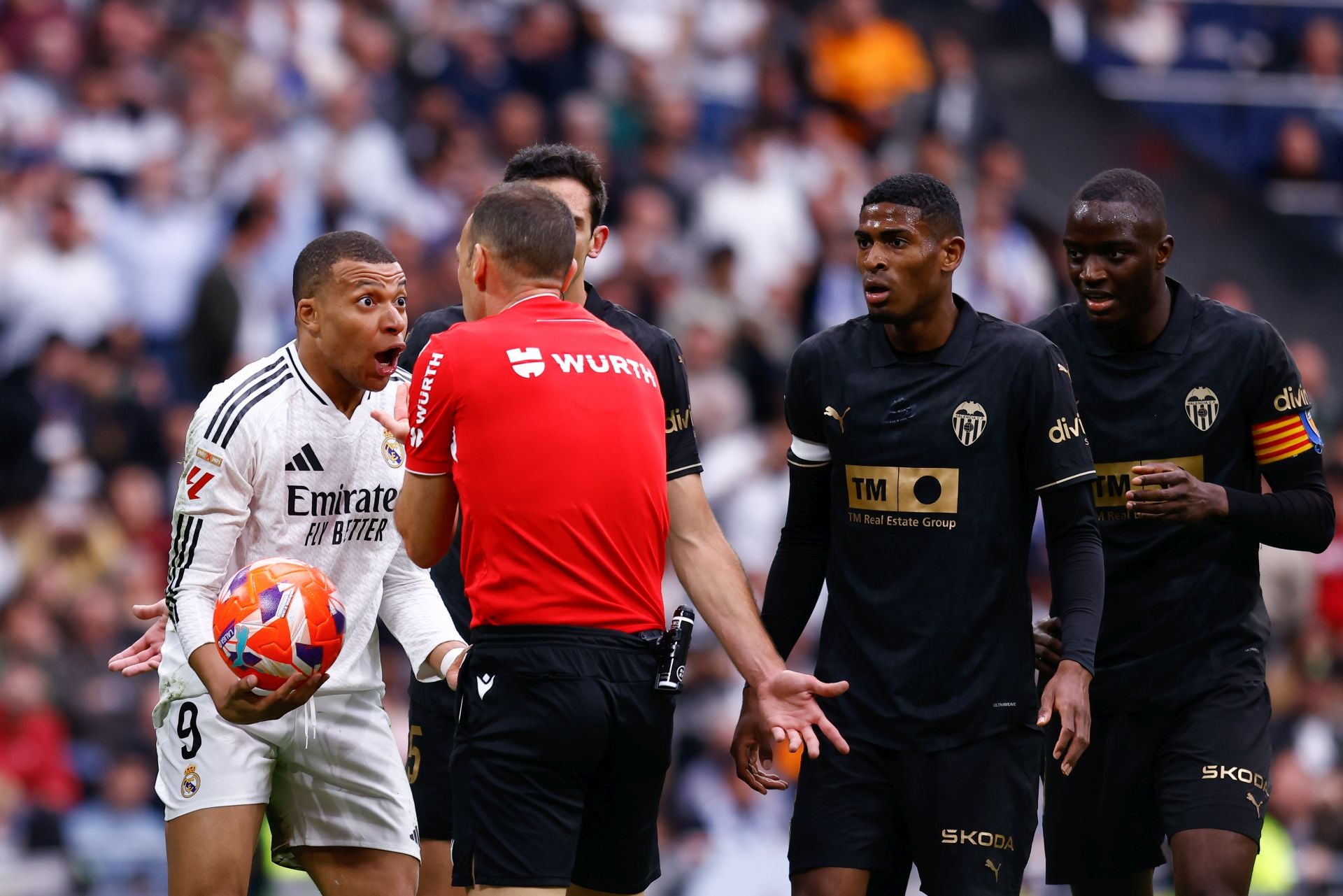 FOTOS | Real Madrid - Valencia CF, partido de alta tensión