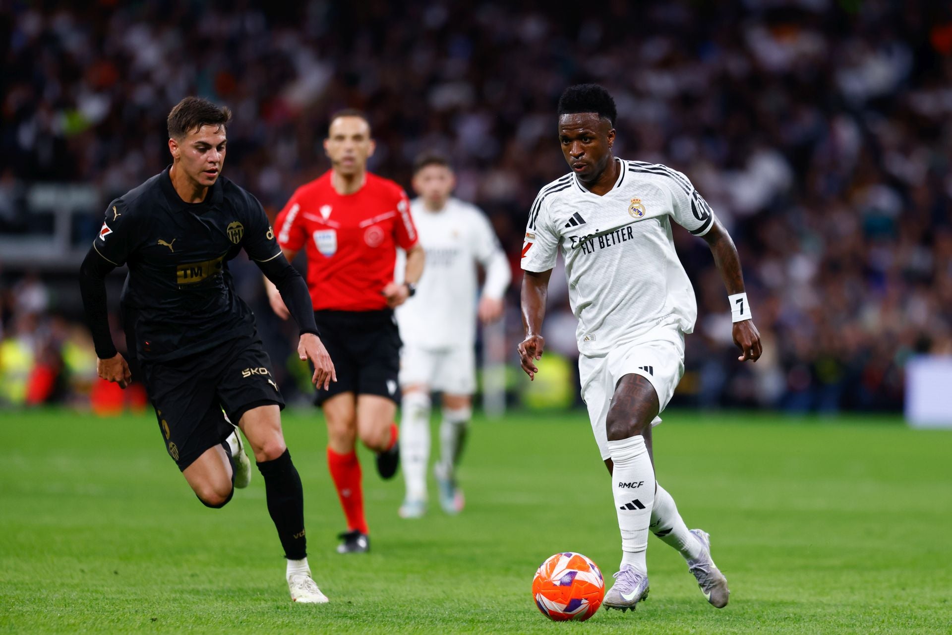 FOTOS | Real Madrid - Valencia CF, partido de alta tensión