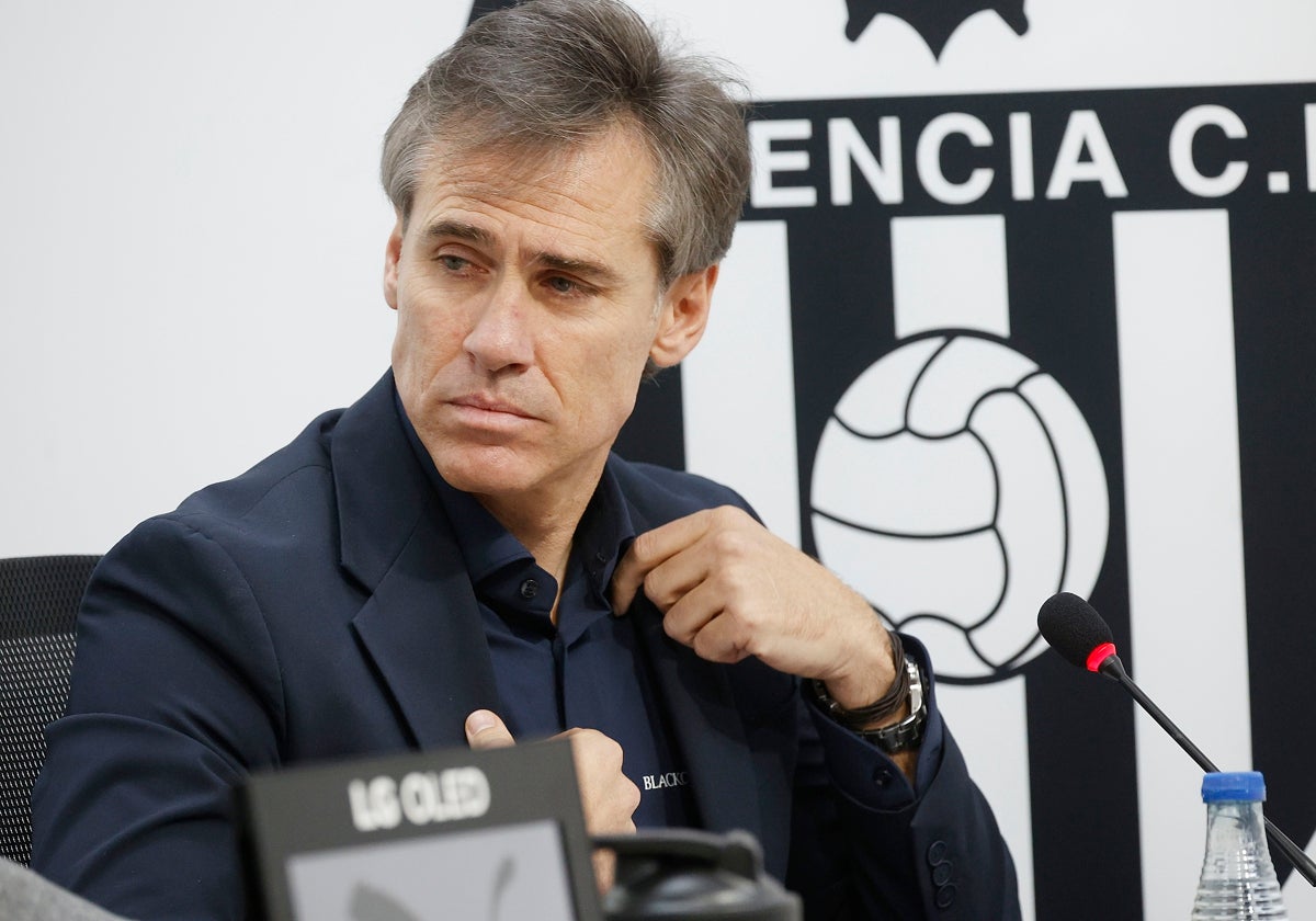 Miguel Ángel Corona durante una rueda de prensa.