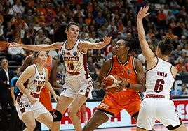 Kayla Alexander durante un partido.