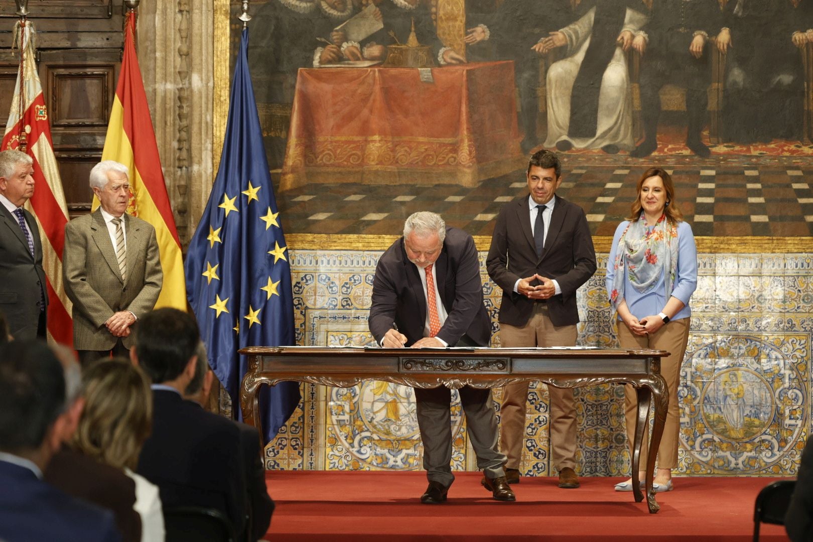 Firma del Pacto por la Albufera en el Palau de la Generalitat