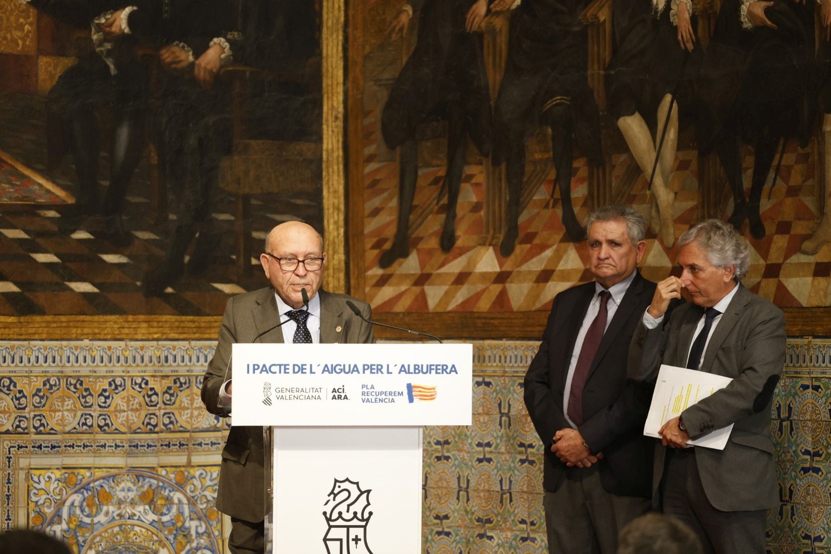 Firma del Pacto por la Albufera en el Palau de la Generalitat