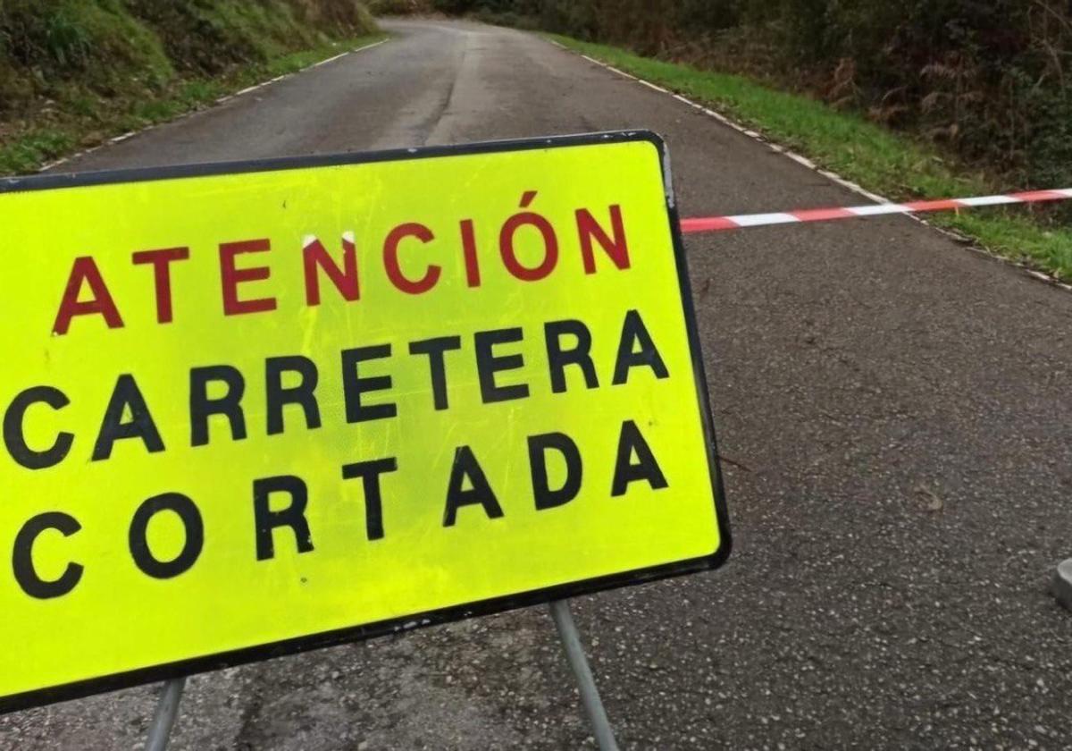 Corte de carretera en la Ribera Alta.