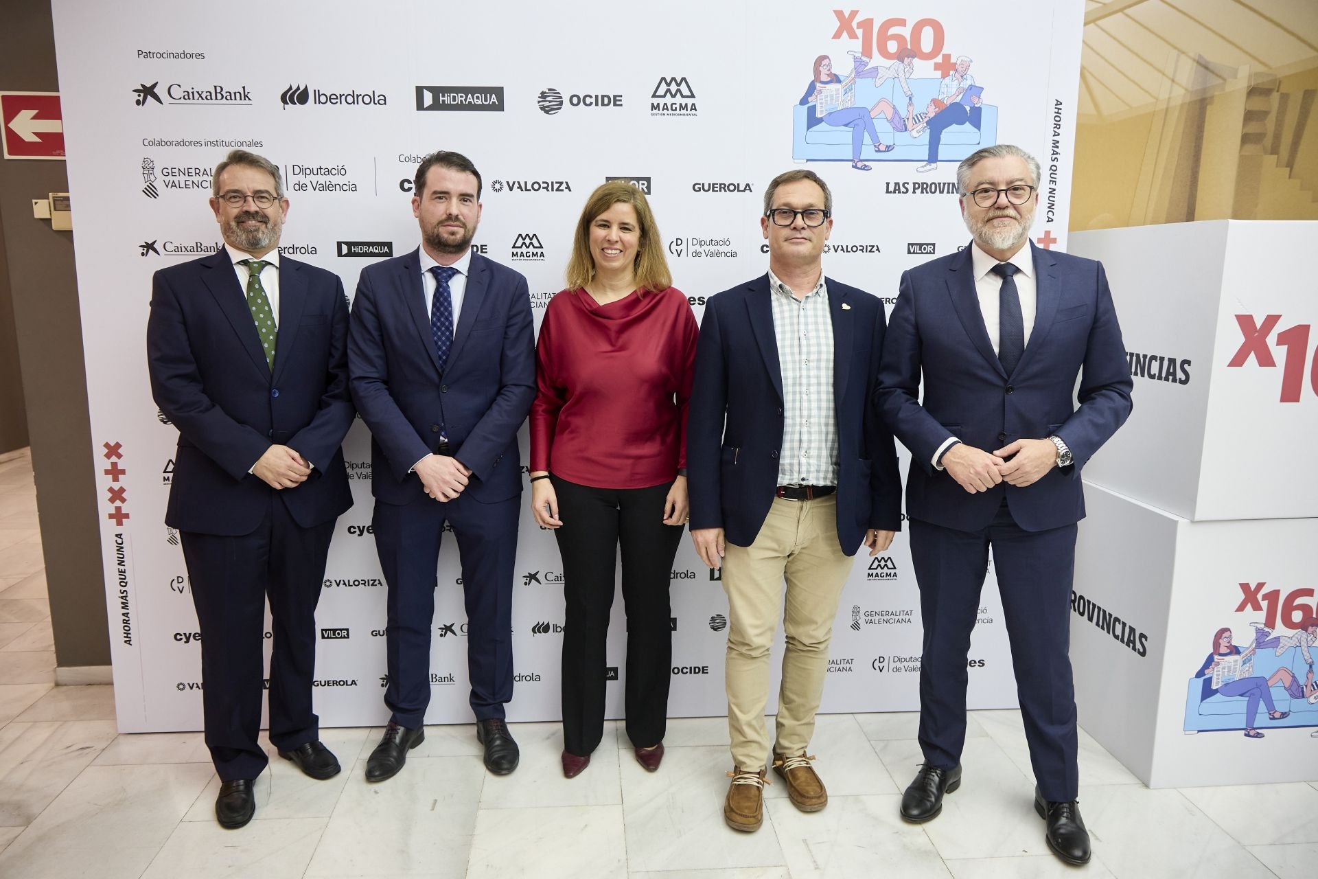 Participantes en la mesa de empresas involucradas en la reconstrucción.