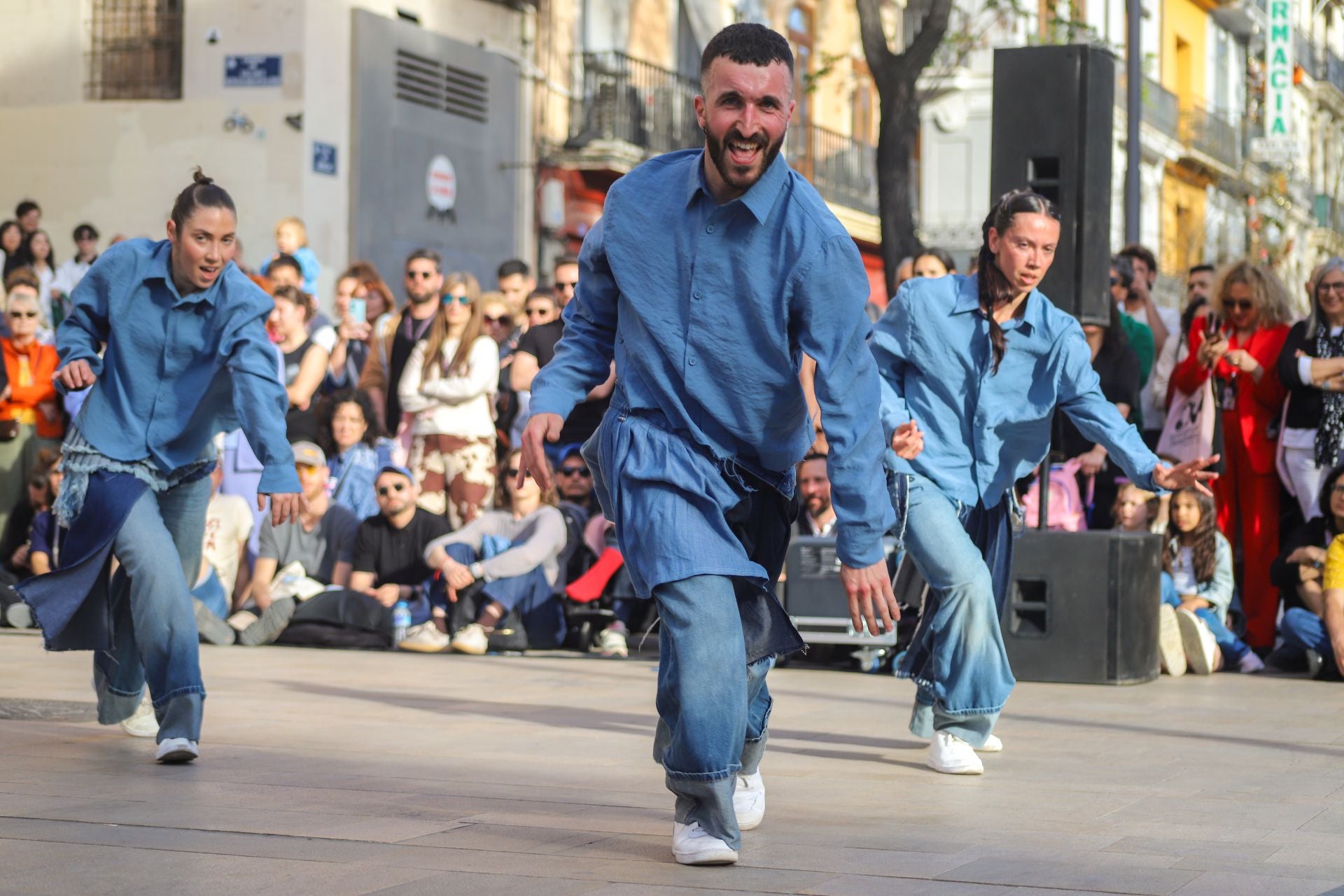 Inauguración de Dansa Valencia con el espectáculo &#039;Transeúnte&#039;, en la plaza del Mercado