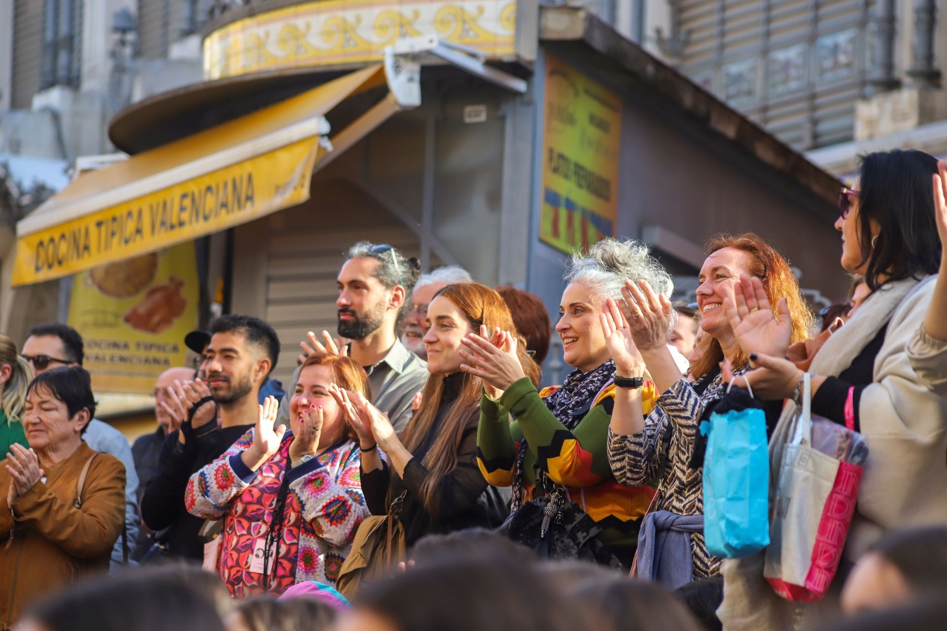 Inauguración de Dansa Valencia con el espectáculo &#039;Transeúnte&#039;, en la plaza del Mercado