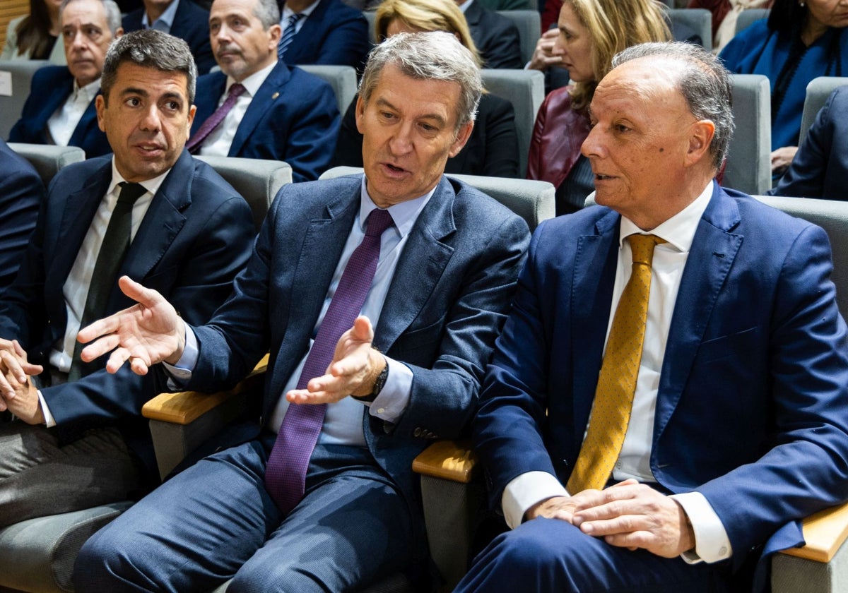 La CEV pide a Feijóo que apoye a Sánchez con los aranceles