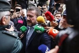 El exsecretario autonómico de Emergencias, Emilio Argüeso, llega a los juzgados de València