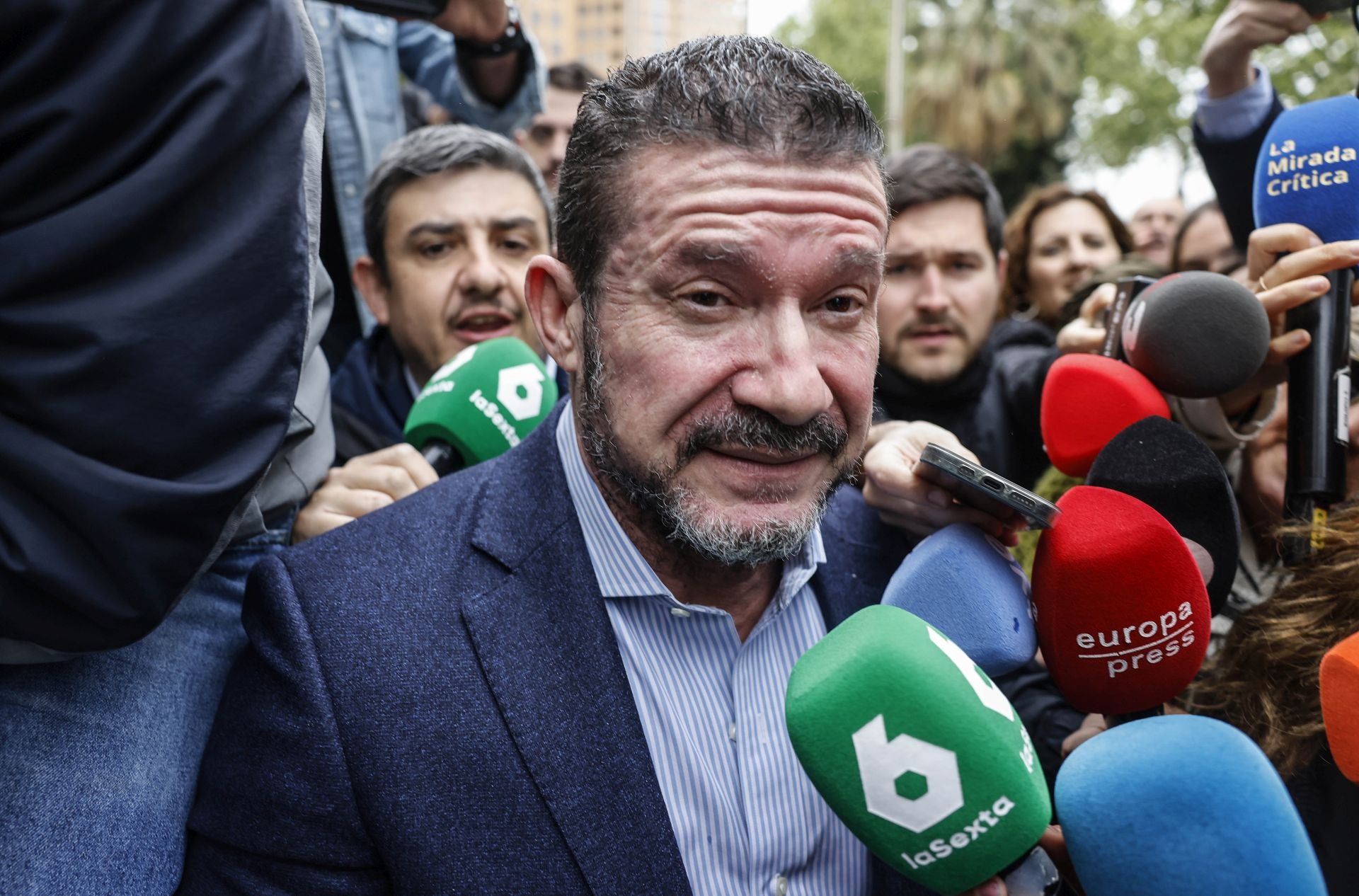 El exsecretario autonómico de Emergencias, Emilio Argüeso, llega a los juzgados de València