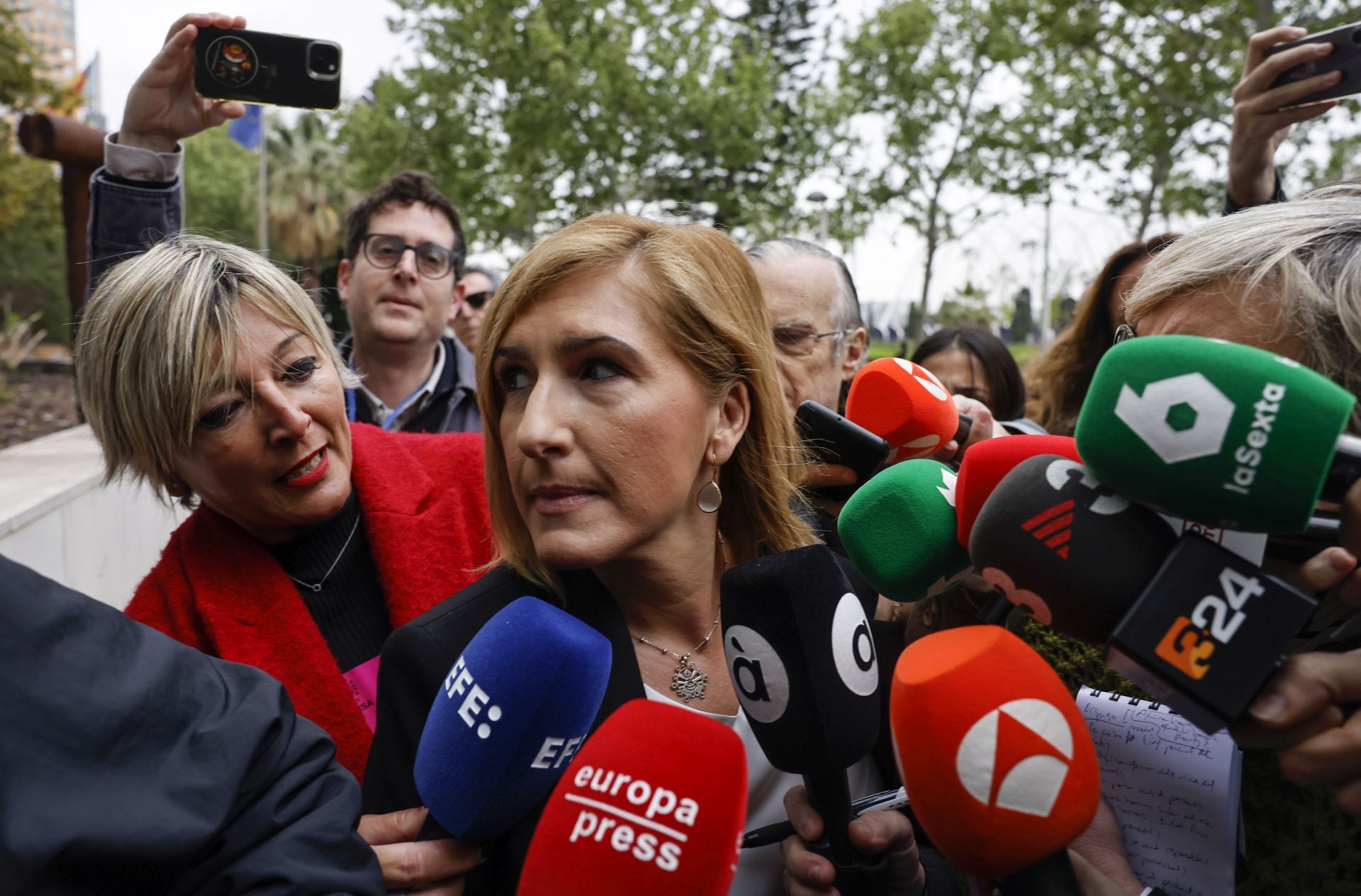 FOTOS | Llegada de Salomé Pradas a la Ciudad de la Justicia
