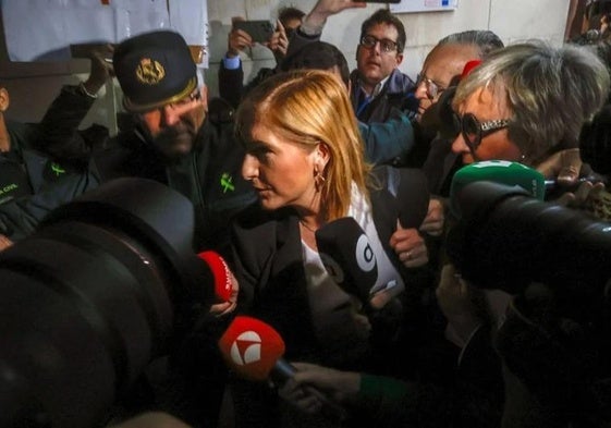 Entrada de Salomé Pradas para declarar en la instrucción del juicio de la Dana.