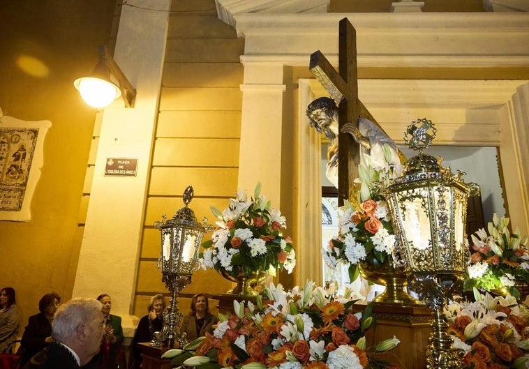 FOTOS | Emotiva procesión de la Semana Santa Marinera con Jesús con la cruz a cuestas y Sant Bult como protagonistas