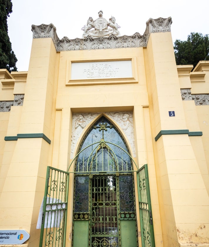 Imagen secundaria 2 - El silencioso trocito de Valencia que pertenece a la Corona británica