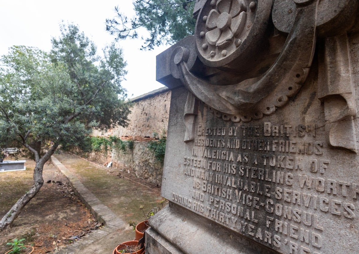 Imagen secundaria 1 - El silencioso trocito de Valencia que pertenece a la Corona británica