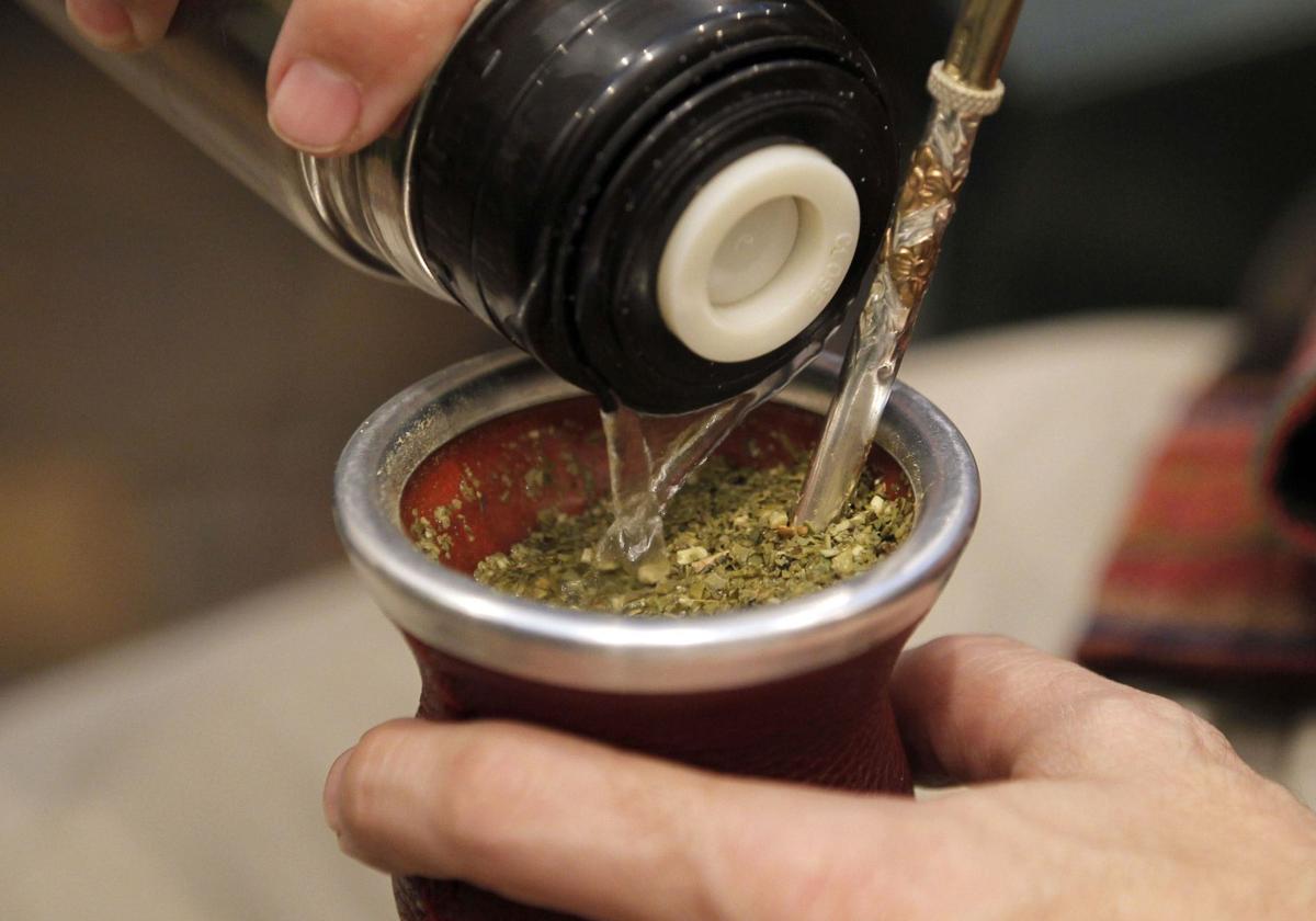 La bebida brasileña que mejora la concentración y sustituye el café de la mañana