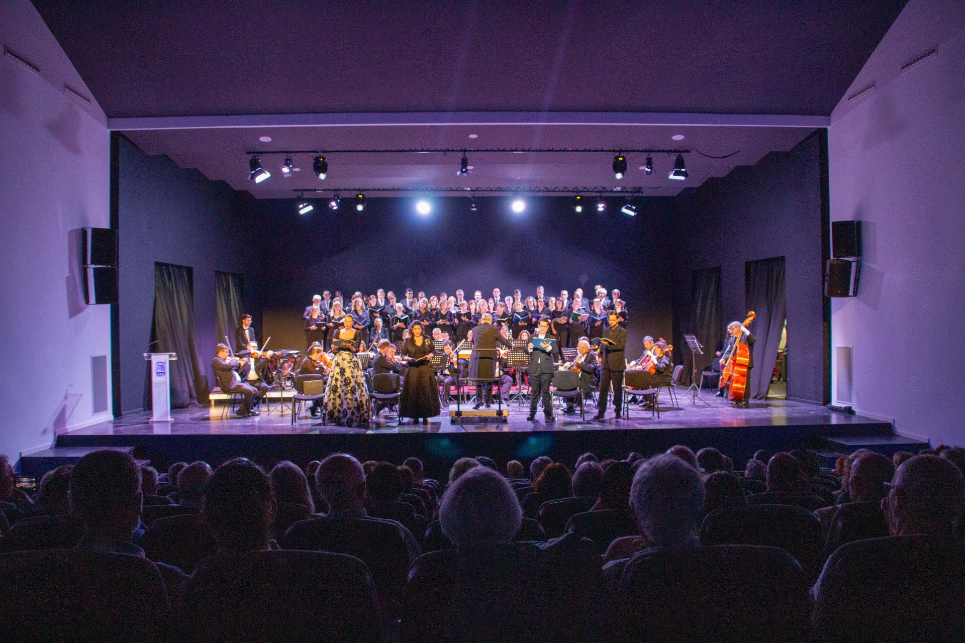 La OMA emociona en Beniarbeig con el concierto del Réquiem de Mozart