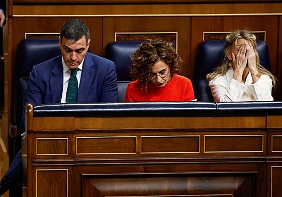 Pedro Sánchez, María Jesús Montero y Yolanda Díaz, en el Congreso.