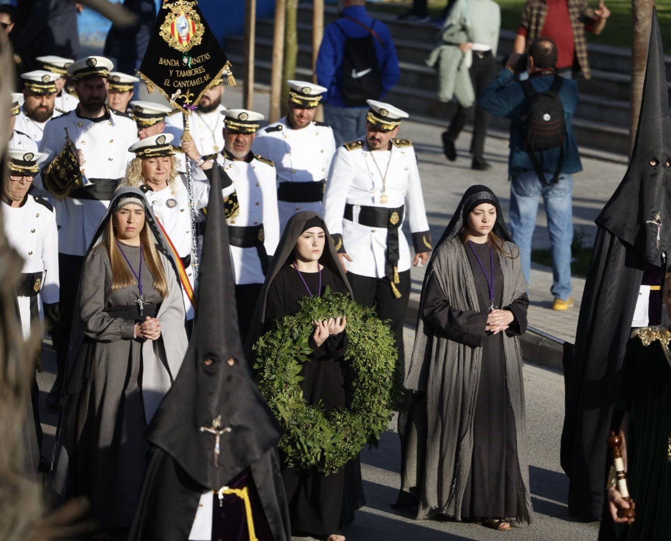 Las fotos del encuentro de los Cristos junto a la playa de Valencia