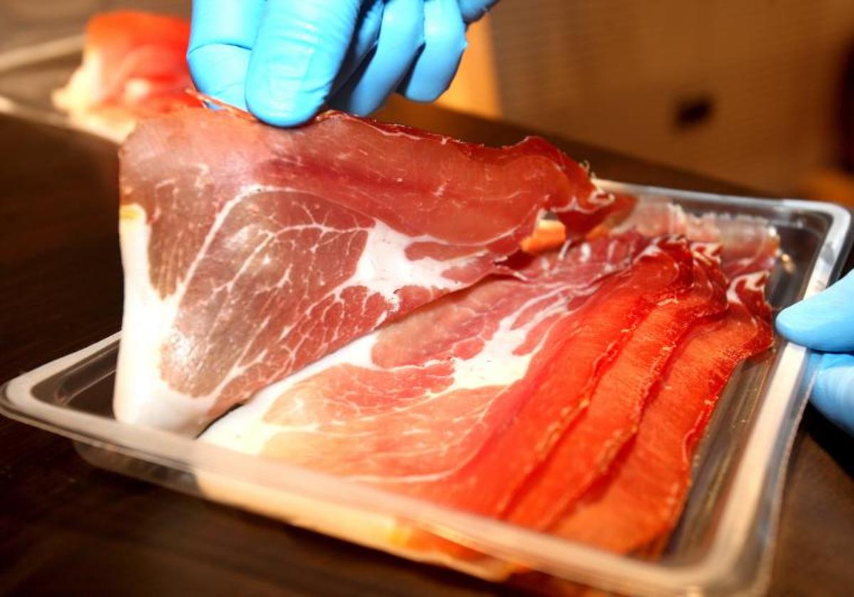 Jamón envasado al vacío, en una imagen de archivo.