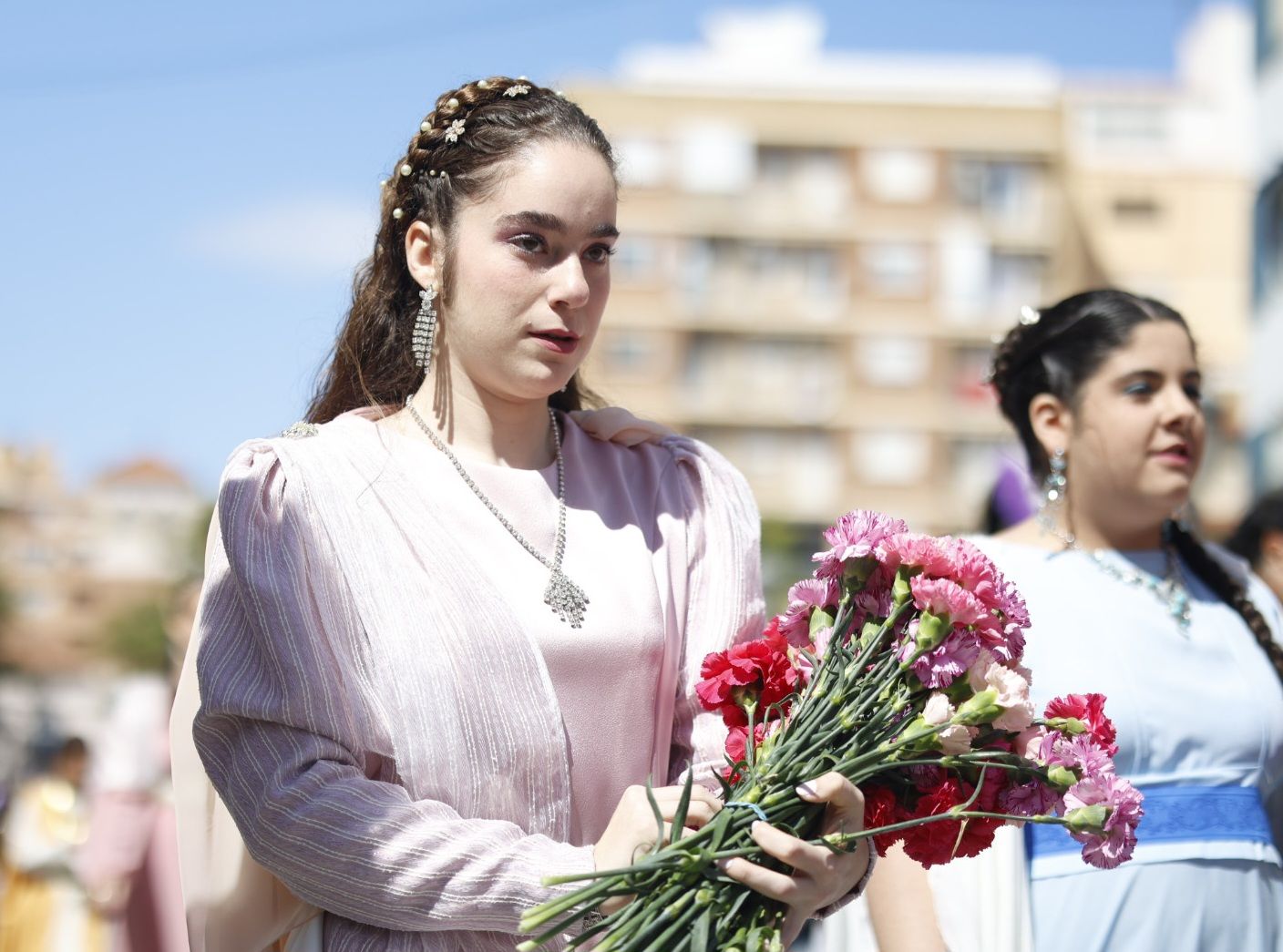 El desfile de Resurrección pinta de color y fiesta el Cabanyal