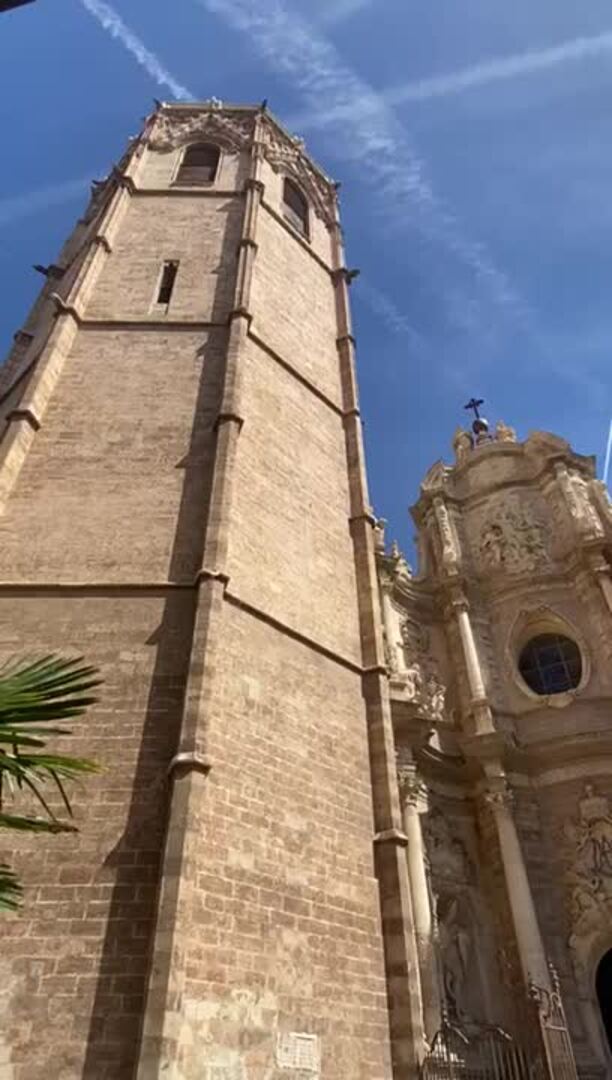 Las campanas del Miguelete tocan por la muerte del Papa Francisco