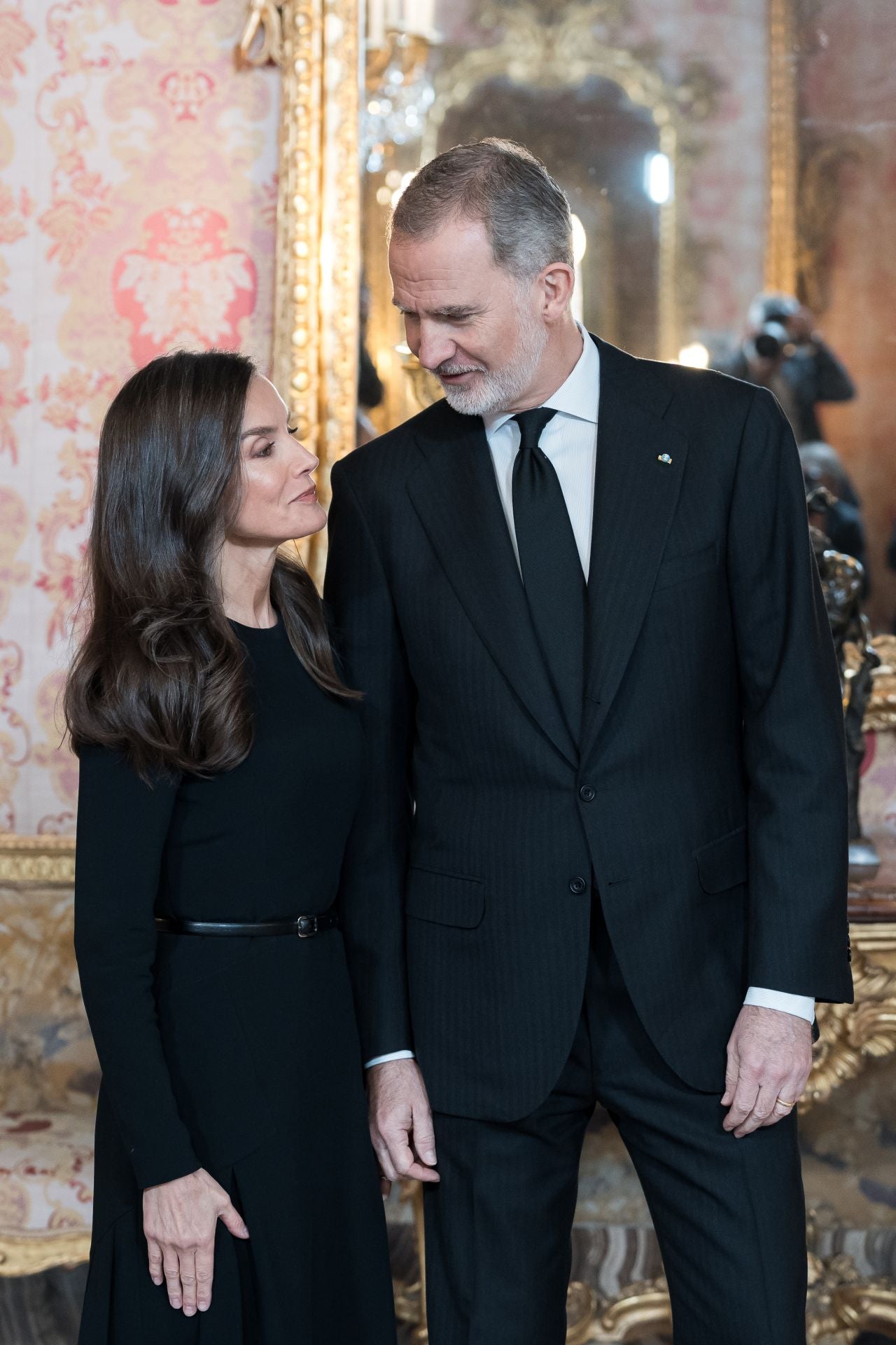 Letizia, de luto riguroso por la muerte del Papa en el almuerzo por el Premio &#039;Miguel de Cervantes&#039;