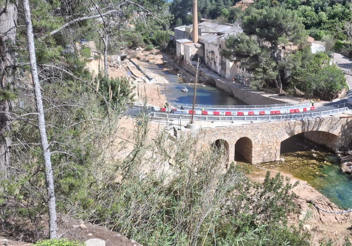 Reabierto el puente de Buñol mientras continúan los trabajos de acondicionamiento