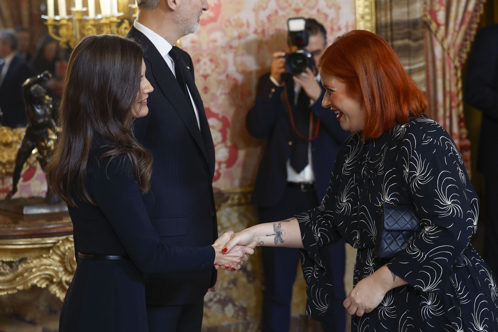 Letizia, de luto riguroso por la muerte del Papa en el almuerzo por el Premio &#039;Miguel de Cervantes&#039;