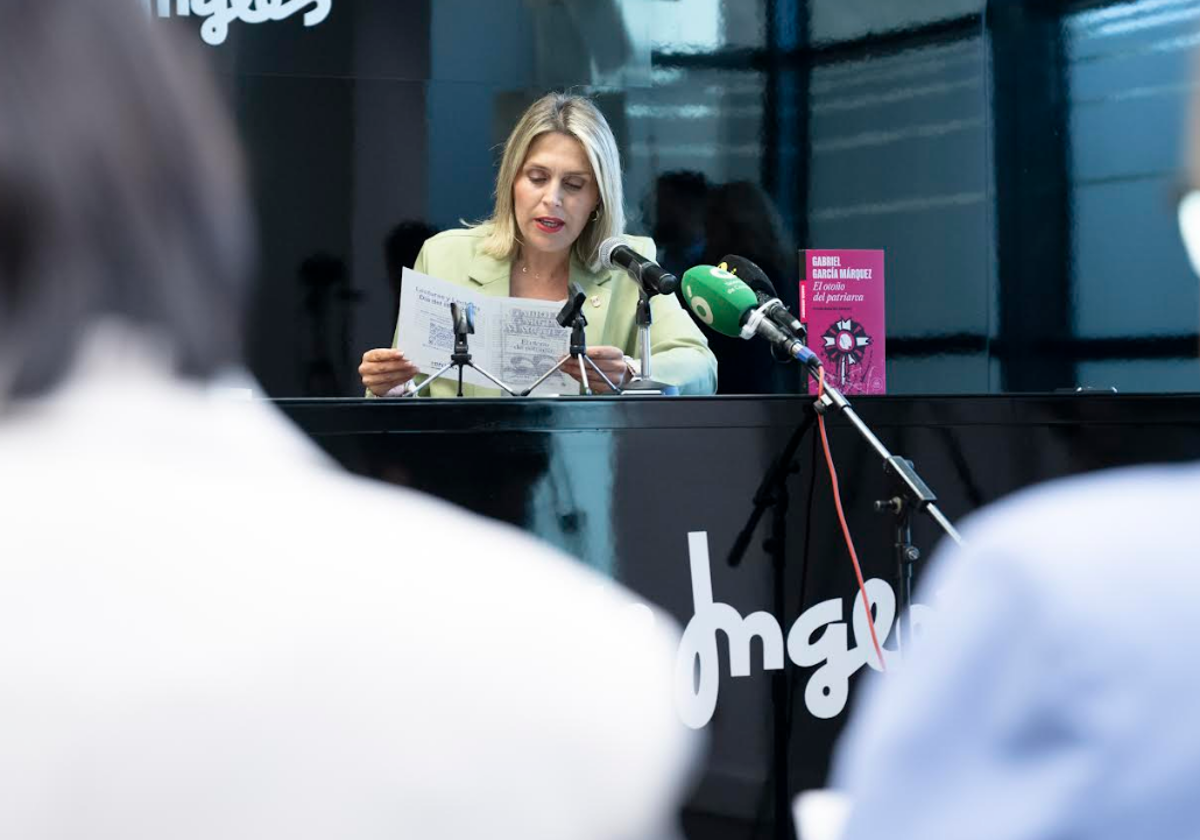 Marta Barrachina se suma a la celebración del Día del Libro y abre la lectura continuada de El Otoño del Patriarca