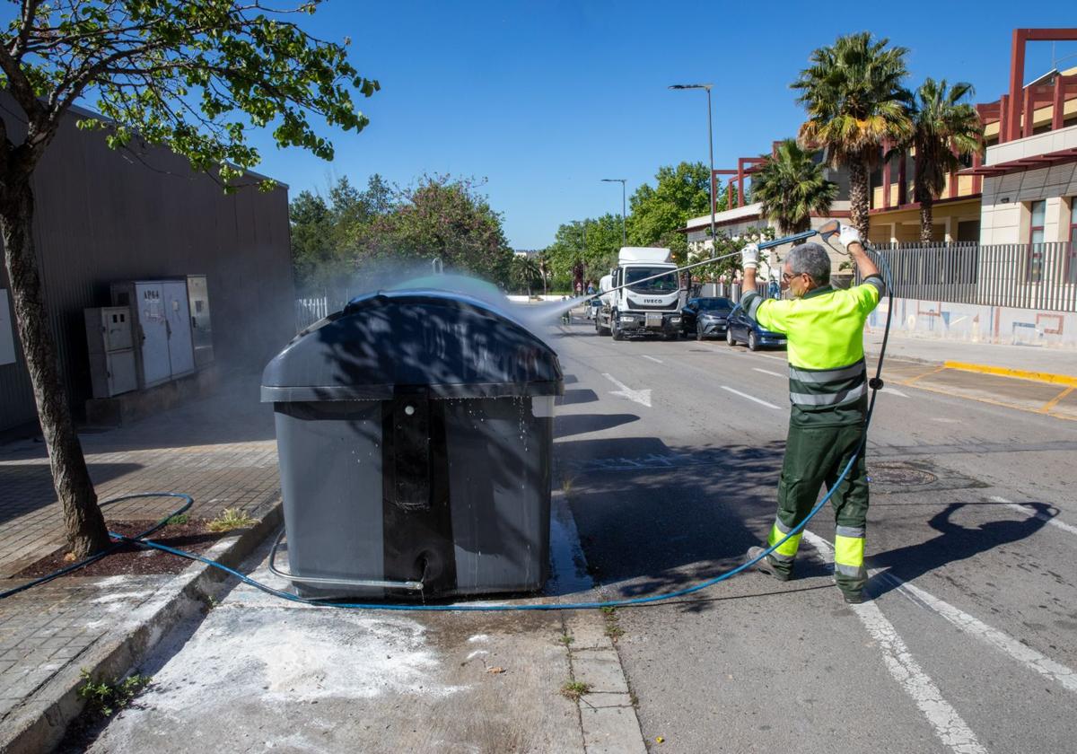 Paterna pone en marcha un dispositivo especial de limpieza en todos los barrios