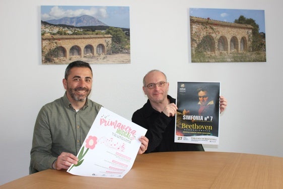 El edil de Benitatxell y el director de la OMA.