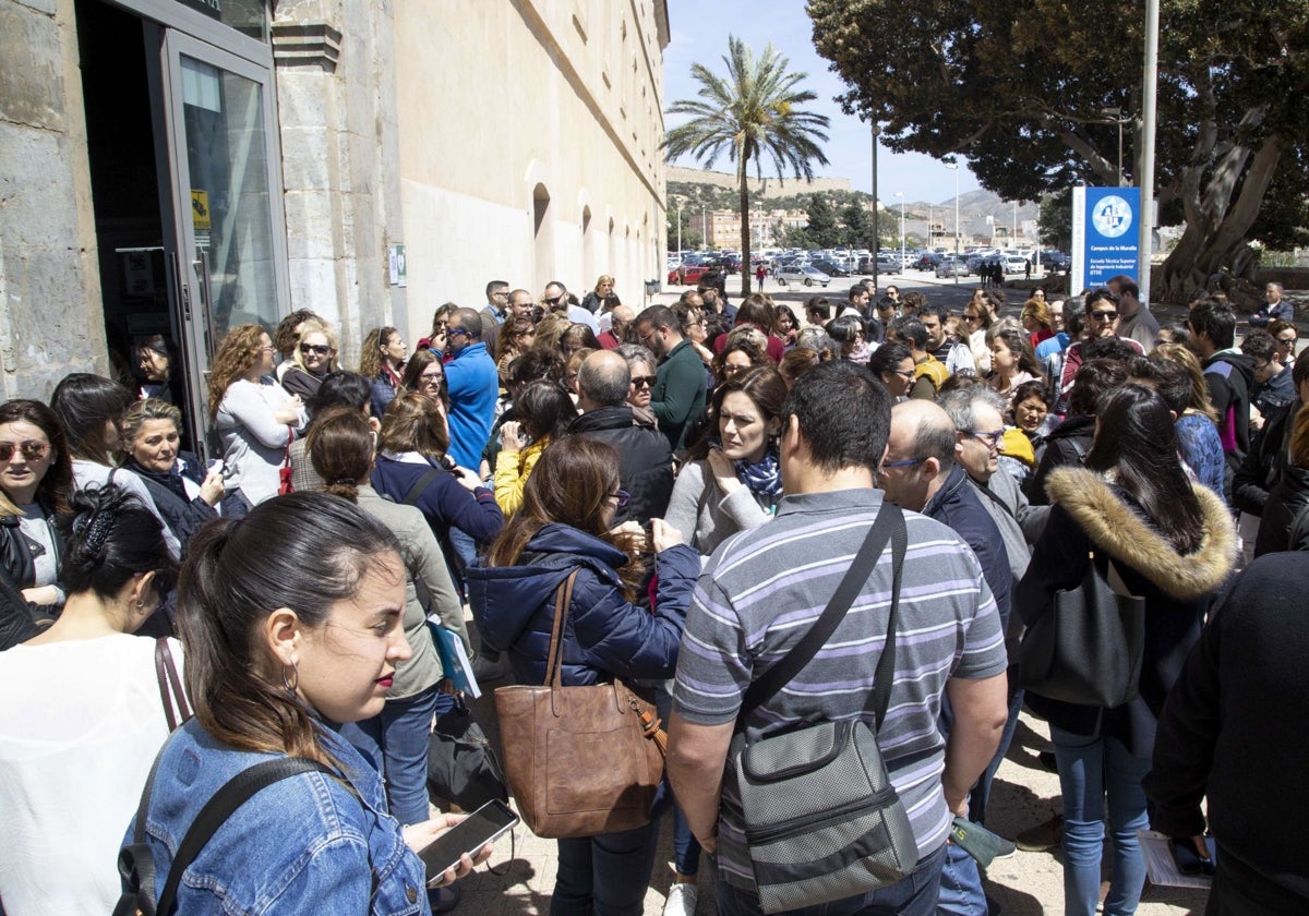 Aspirantes en un proceso de elección de plazas.