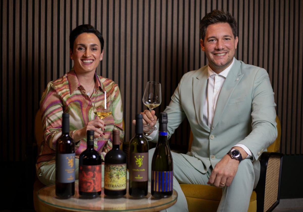Un momento de la cata de sus vinos.