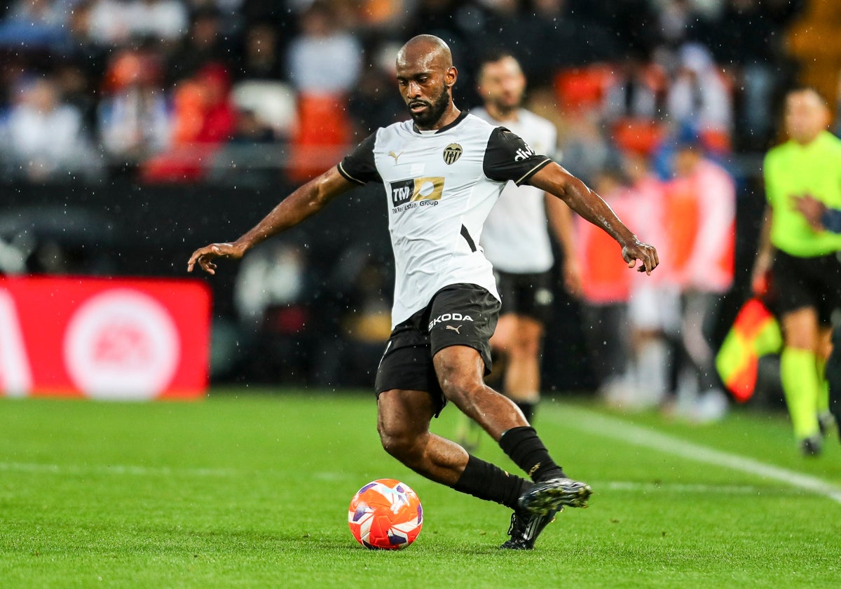 Dos jugadores del Valencia entre los franceses con más partidos en la historia de la Liga